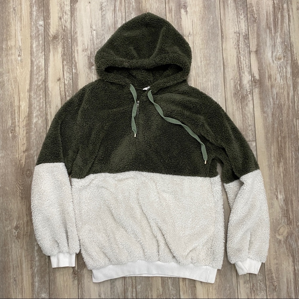 ❗️SOLD❗️Comfy and WARM Sherpa